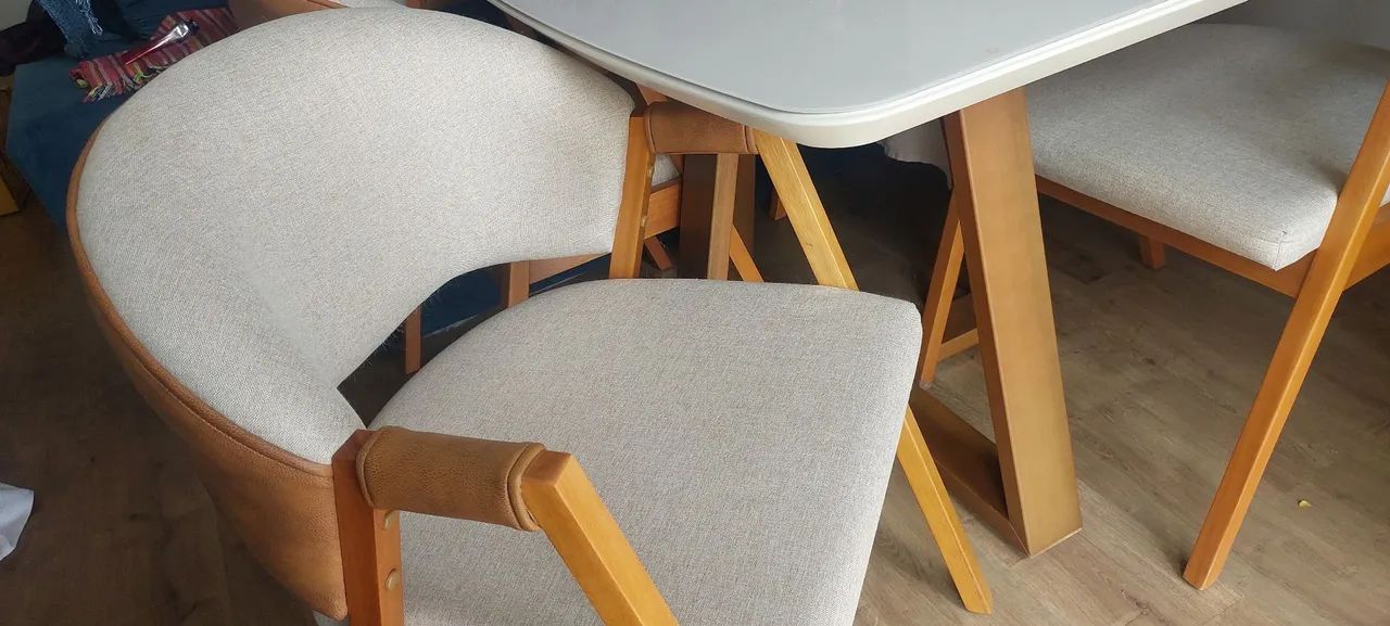Mesa de luxo Com 4 cadeiras Beatriz Bege - Foto 4