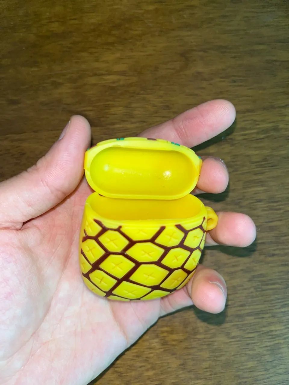 Case AirPods Apple modelo 1 e 2 abacaxi - Foto 2