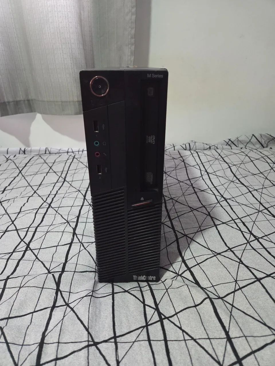 Computador Lenovo thinkcenter i5, 6gb ram, ssd 240gb. - Foto 3