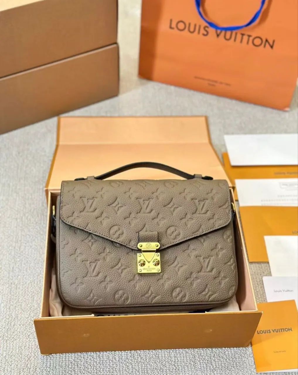Bolsa Louis Vuitton Nova sem uso com nota  - Foto 5