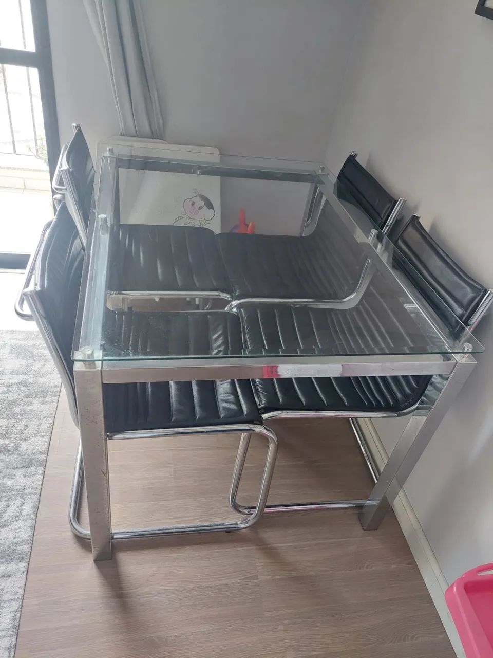 Mesa base metal, com tampo em vidro 