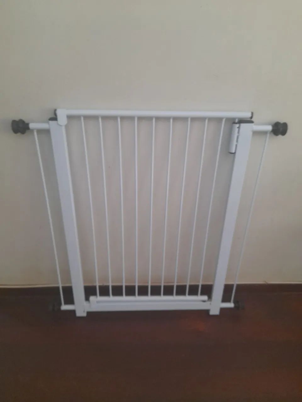 Portão em grade de segurança para cães 