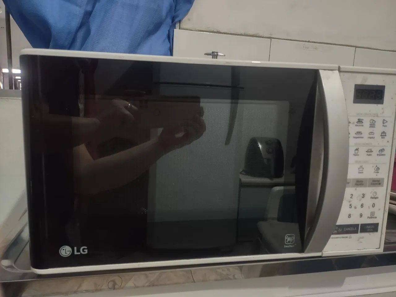 MICROONDAS COM DEFEITO 