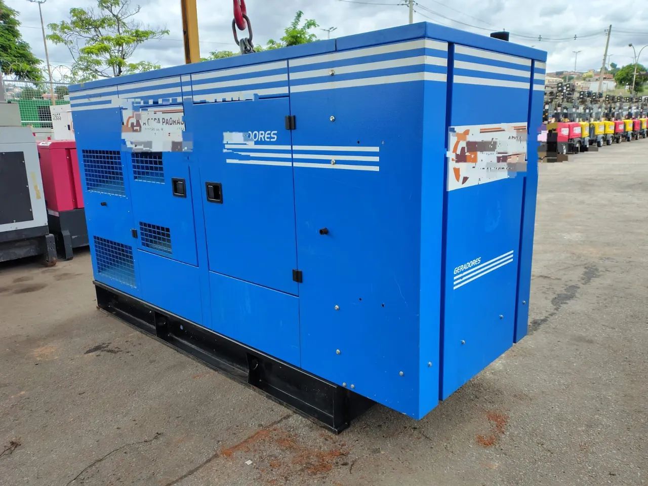Gerador de  Energia170KVA/160 KVA ano 2023