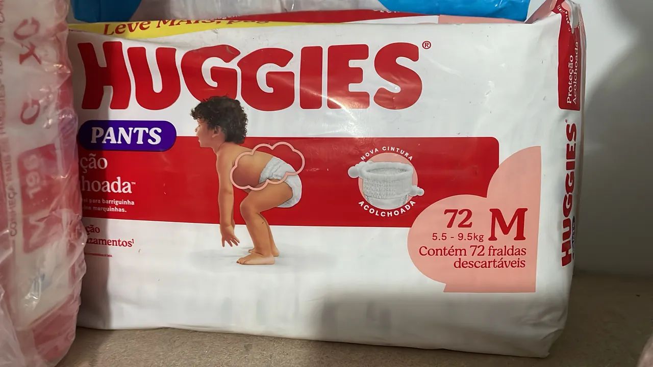Huggies proteção acolchoada (shortinho)  Tamanho M - 72 fraldas 
