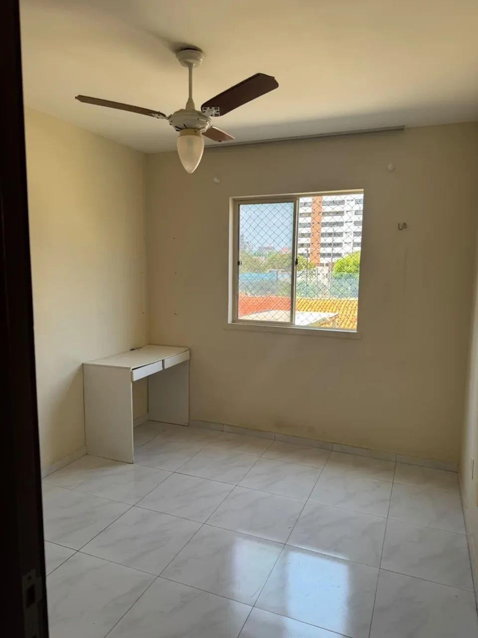 Quarto para alugar em apartamento 3/4