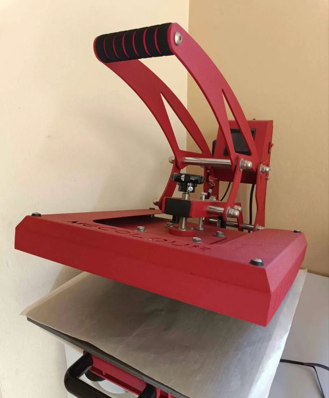 Prensa Térmica MECOLOUR 38x38 com PISTÃO