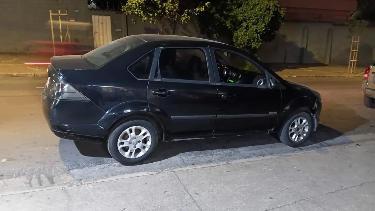 vendo fiesta 1.6 - Foto 2
