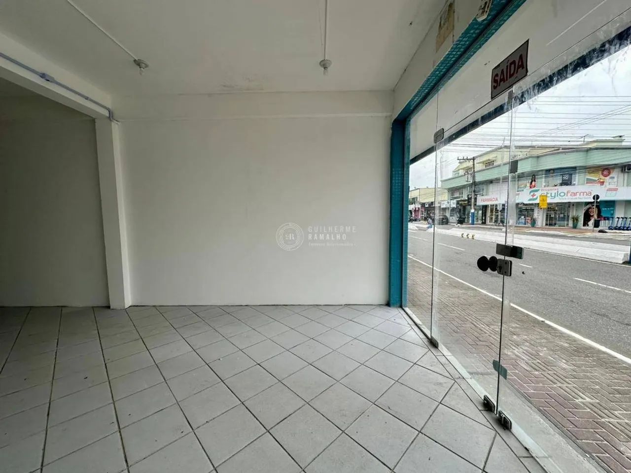 Locação Anual: Sala Comercial 5ª Avenida em Balneário Camboriú - Foto 2