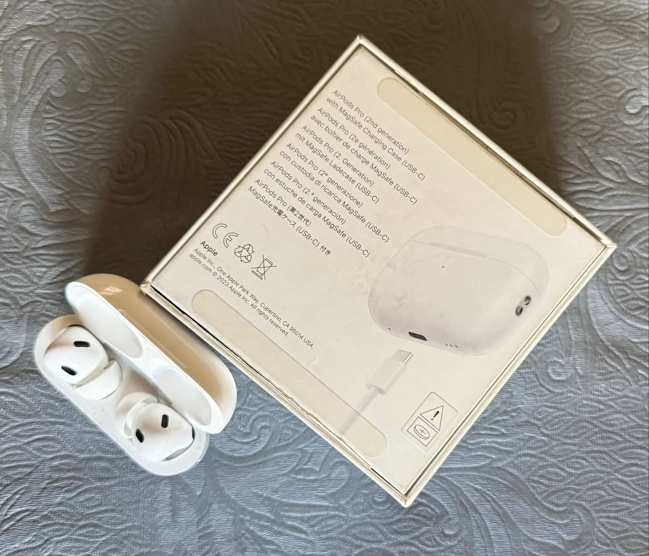 AirPods Pro (2ª geração) USB-C - com caixa - Fones de Ouvido