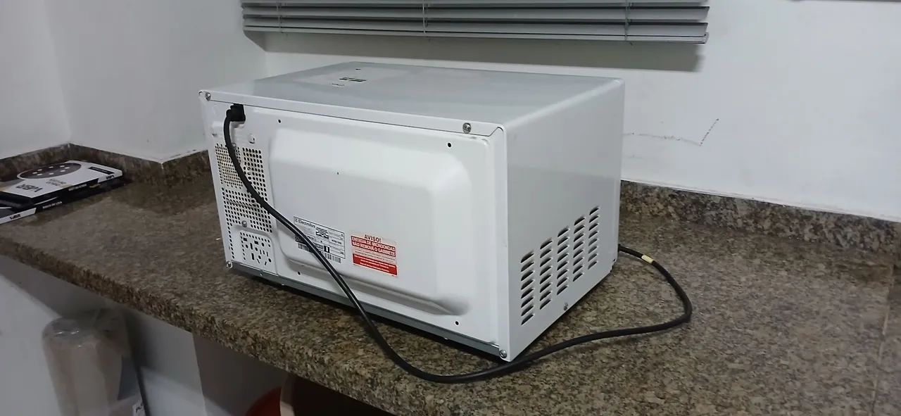 Microondas electrolux 20litros  - Foto 5