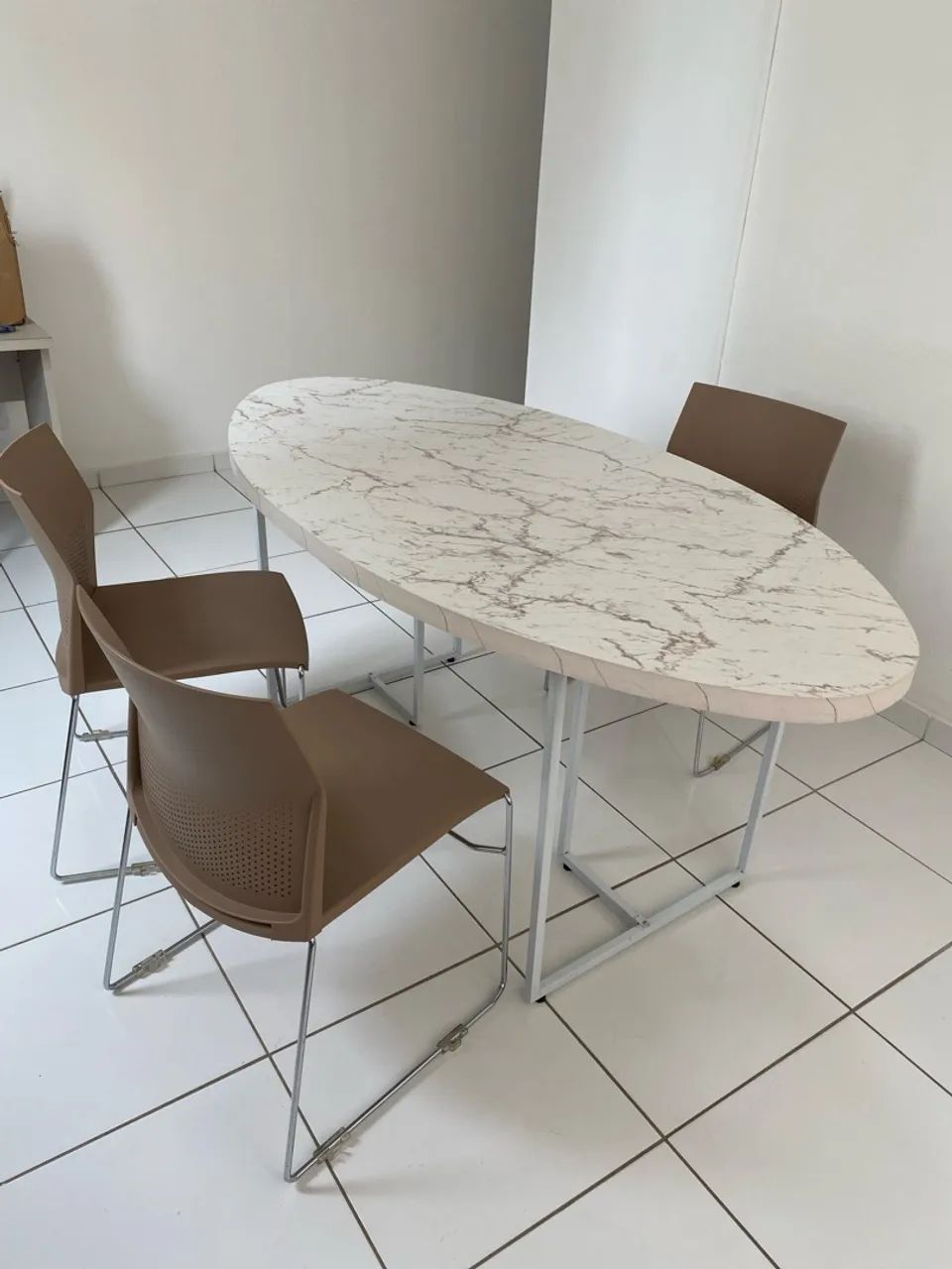Mesa e cadeiras para escritório  - Foto 2