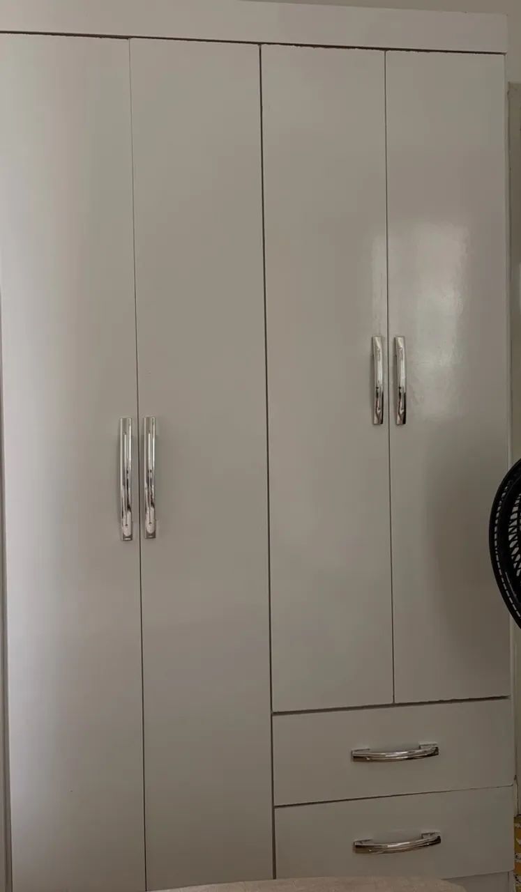 Guarda-roupas E multiuso 