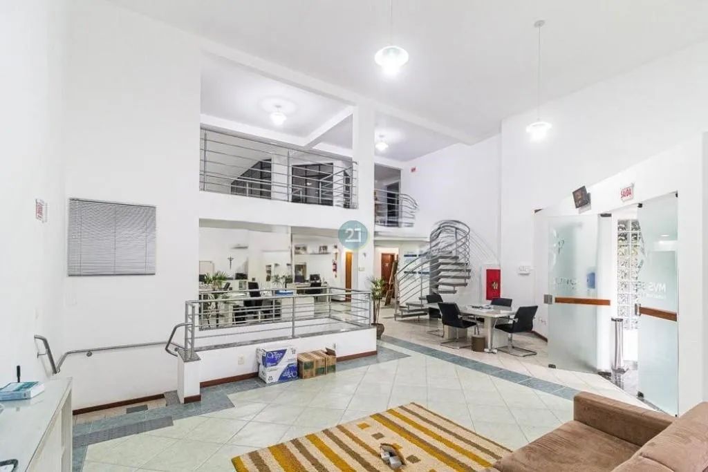 Alugo prédio comercial com 03 pavimentos, 07 salas, acessebilidade, elevador e 10 vagas de - Foto 3