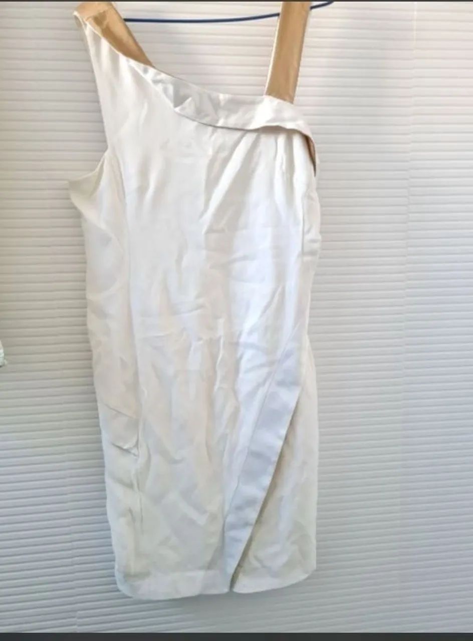Vestido off-white and dourado 42