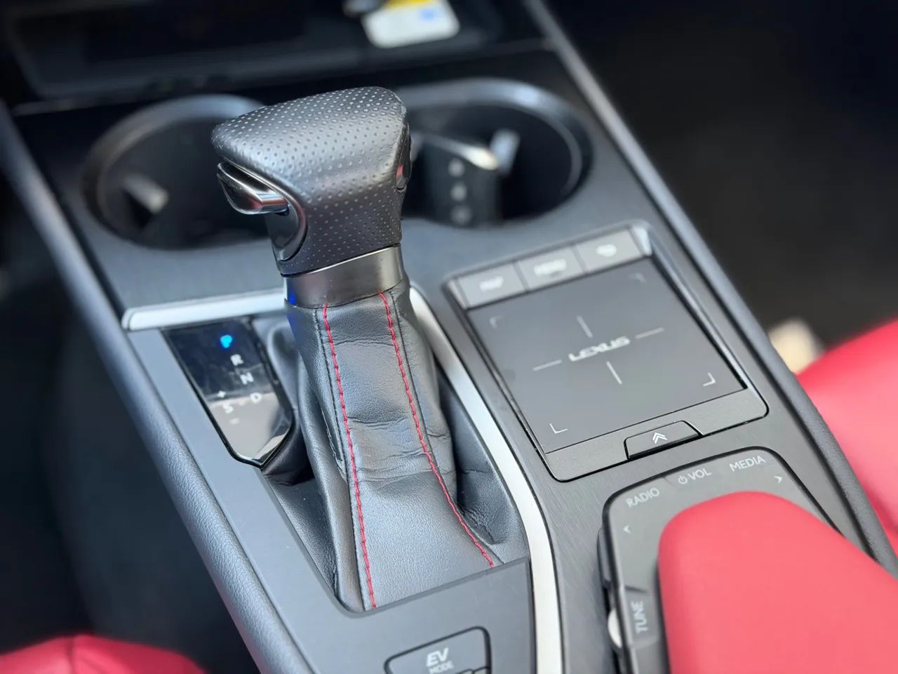Lexus UX-250h F-sport 2.0 16V Aut.(hybrid), foto 10 de 13