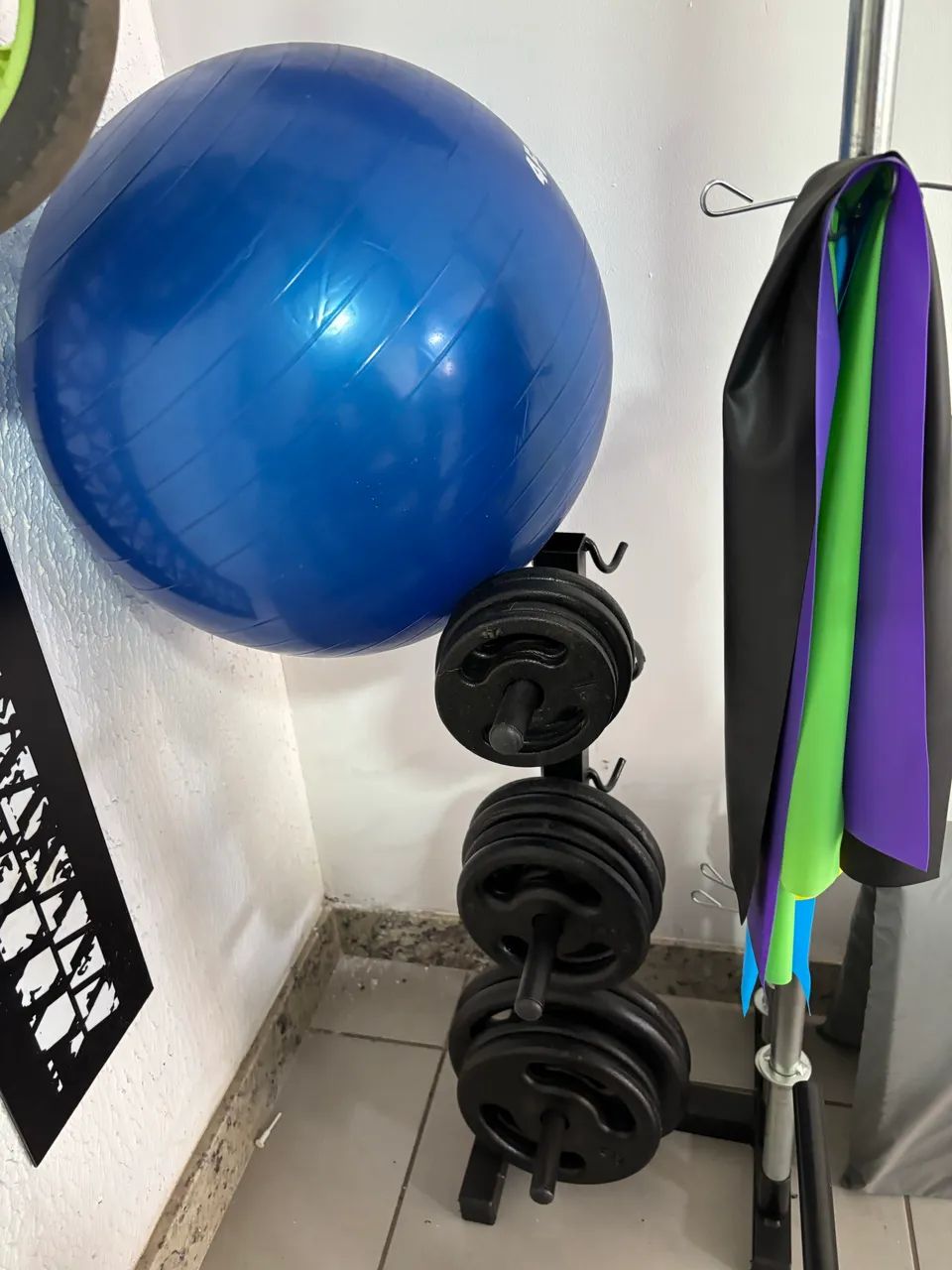 Kit Academia Completo Novo - Anilhas, Banco, Rack, Barra, Kettlebell e Acessórios - Foto 2