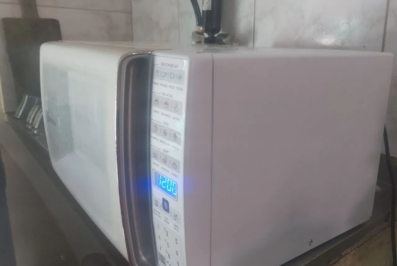 Microondas Electrolux de 34 litros  - Foto 3