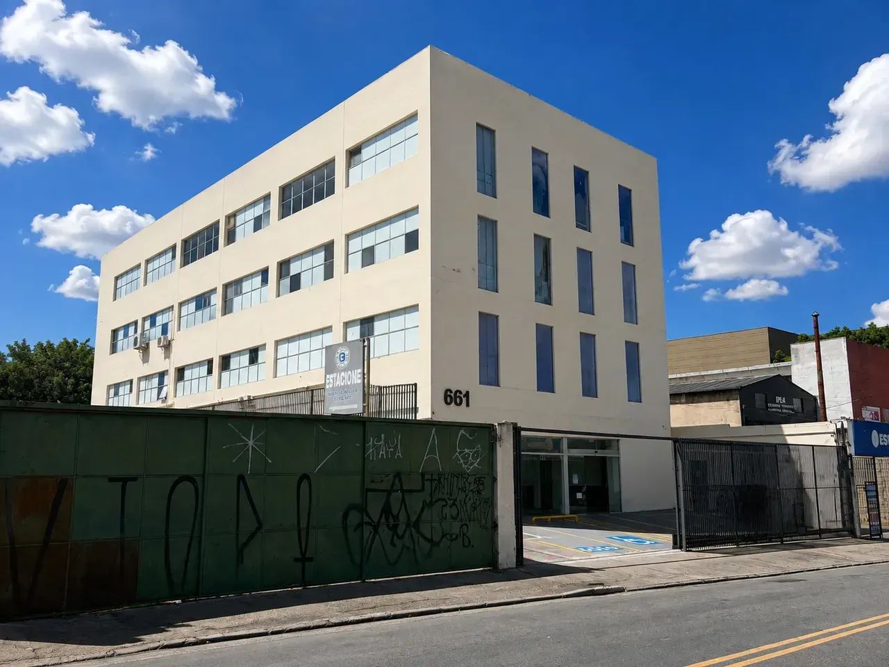 Prédio/Edifício inteiro para aluguel tem 2000 metros quadrados - Foto 2