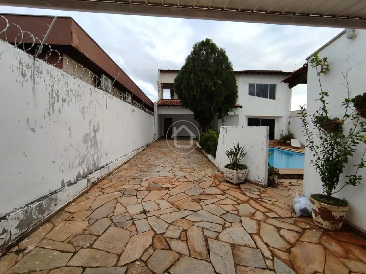 SOBRADO ESPAÇOSO NO MONTE LIBANO - Foto 3