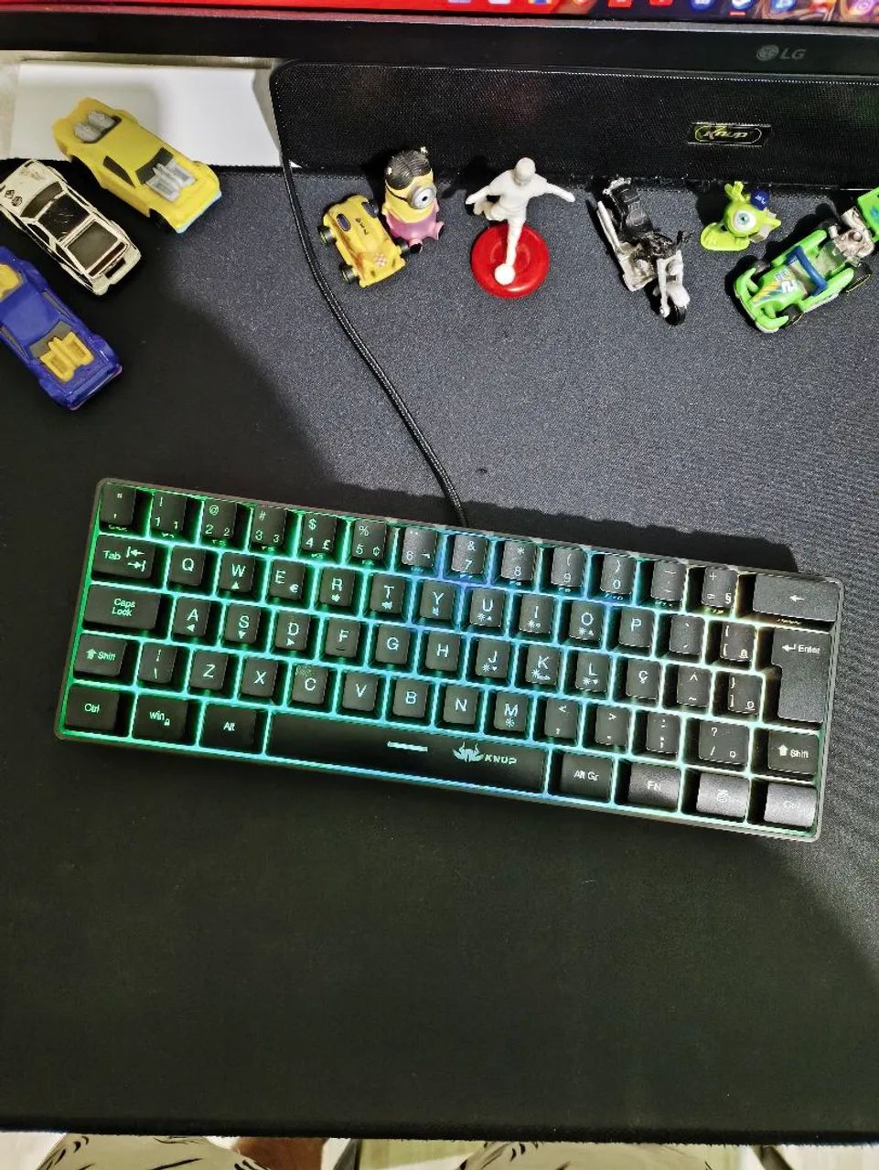Teclado Semi mecânico KNUP Argb