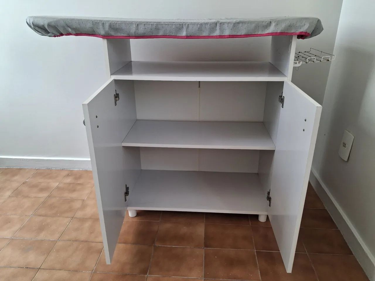 Balcão Multiuso com Tábua de Passar Roupa Embutida Branco - 2 Portas - Foto 5