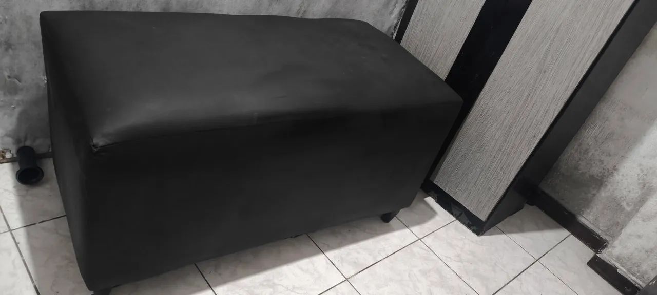 Large newly refurbished pouf423932467872409601