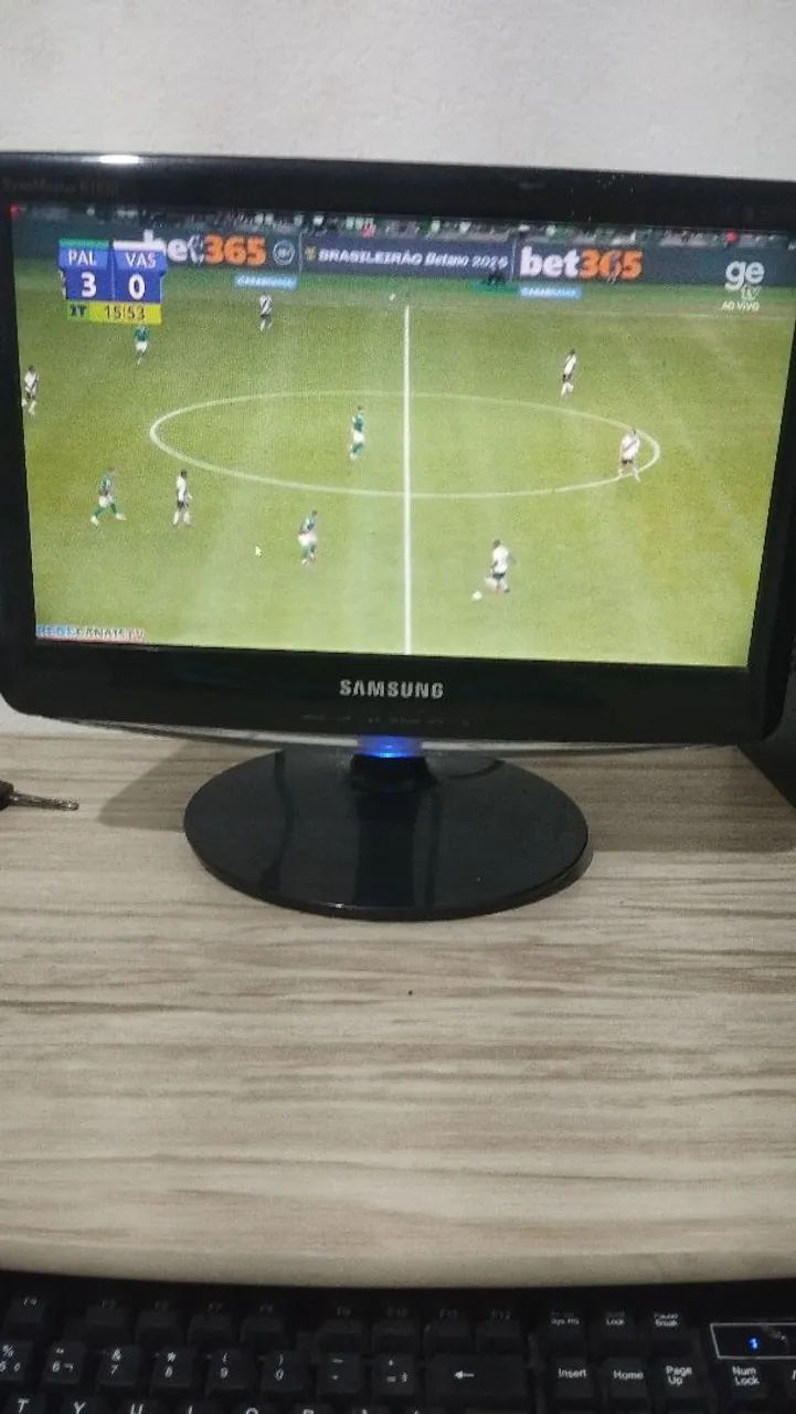 Vendo computador e mesa