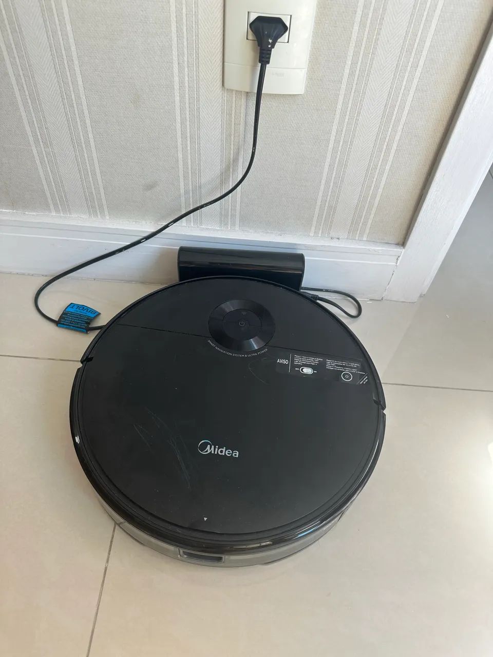 robô que aspira e passa pano  - Foto 2