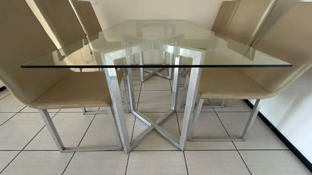 Mesa de vidro com 6 lugares.  - Foto 3