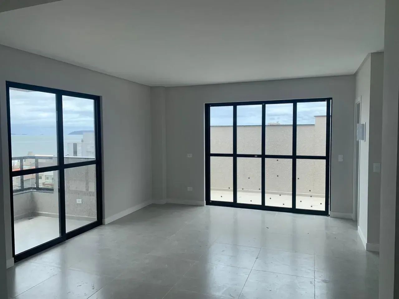 Apartamento para venda com 3 quartos em Itapoá - SC - Foto 2