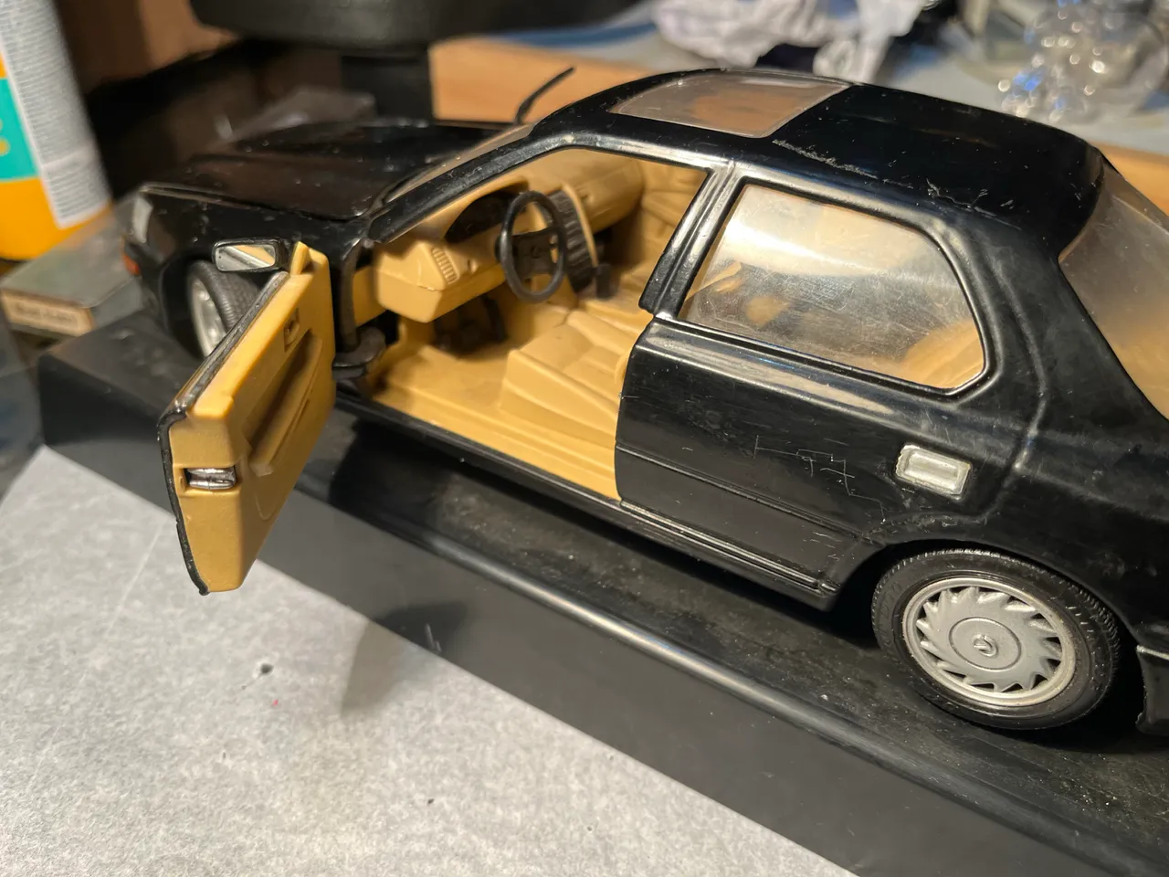 Miniatura 1:18 Lexus LS 400 Miniatura do jogo street fighter