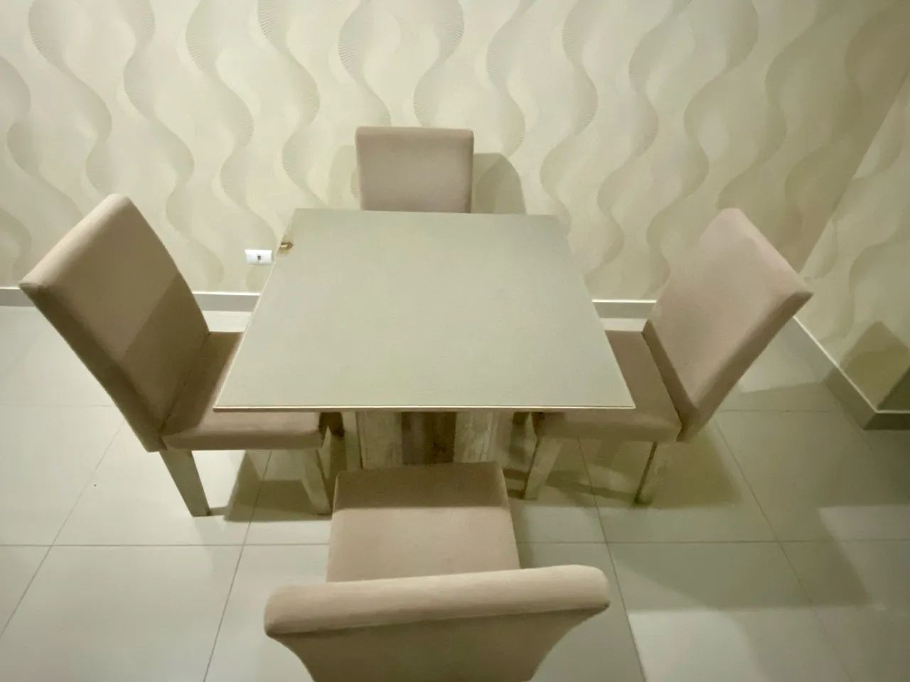 Mesa com 4 cadeiras - Foto 3