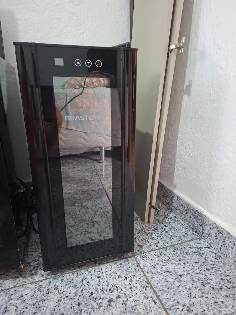 Adega  Brastemp Climatizada - Sofisticação e Performance para seus Vinhos - Foto 2