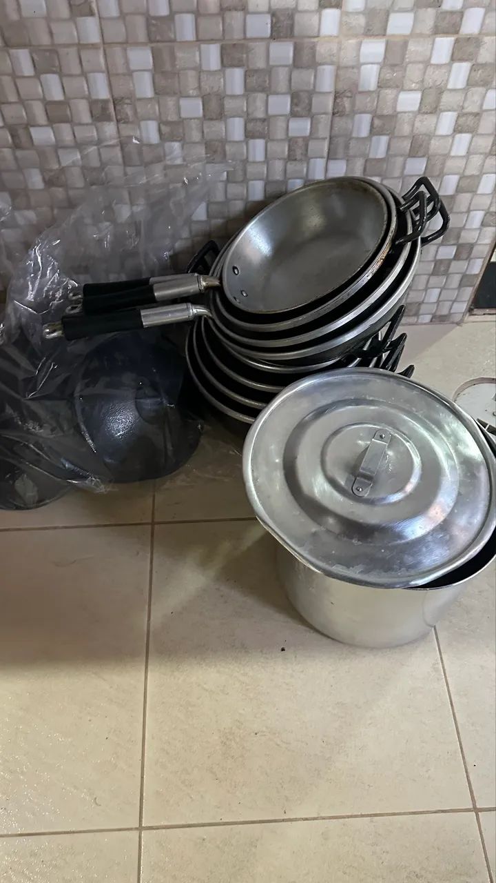 Mala maquiagem e panelas  - Foto 3