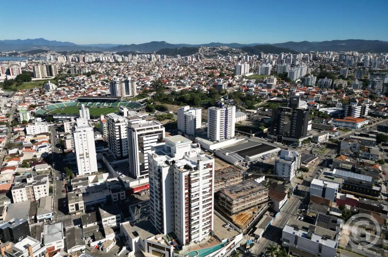 Apartamento mobiliado com duas vagas no Estreito - Foto 5
