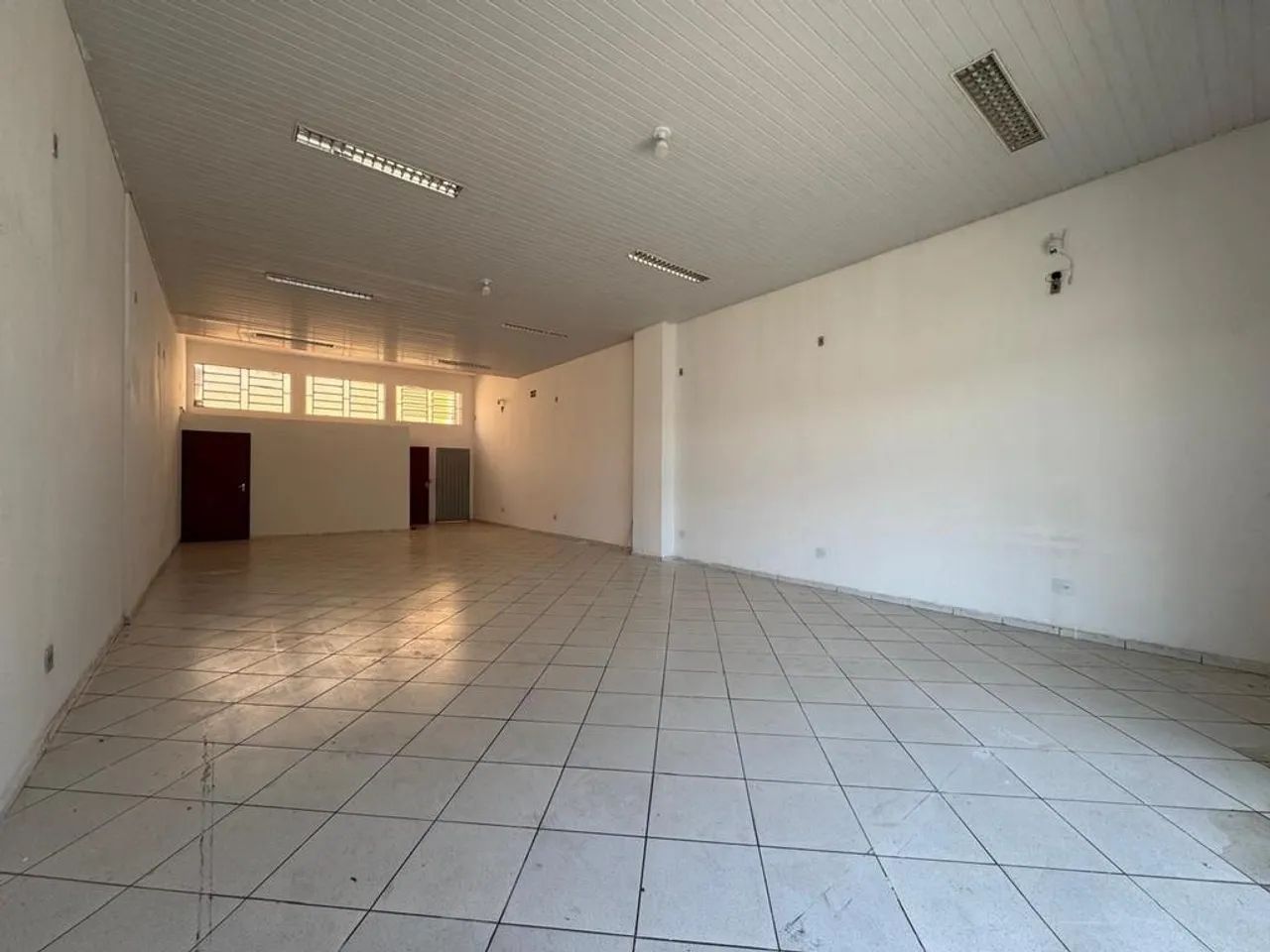 Salão para alugar em Sumaré, Jardim das Orquídeas, com 117 m²