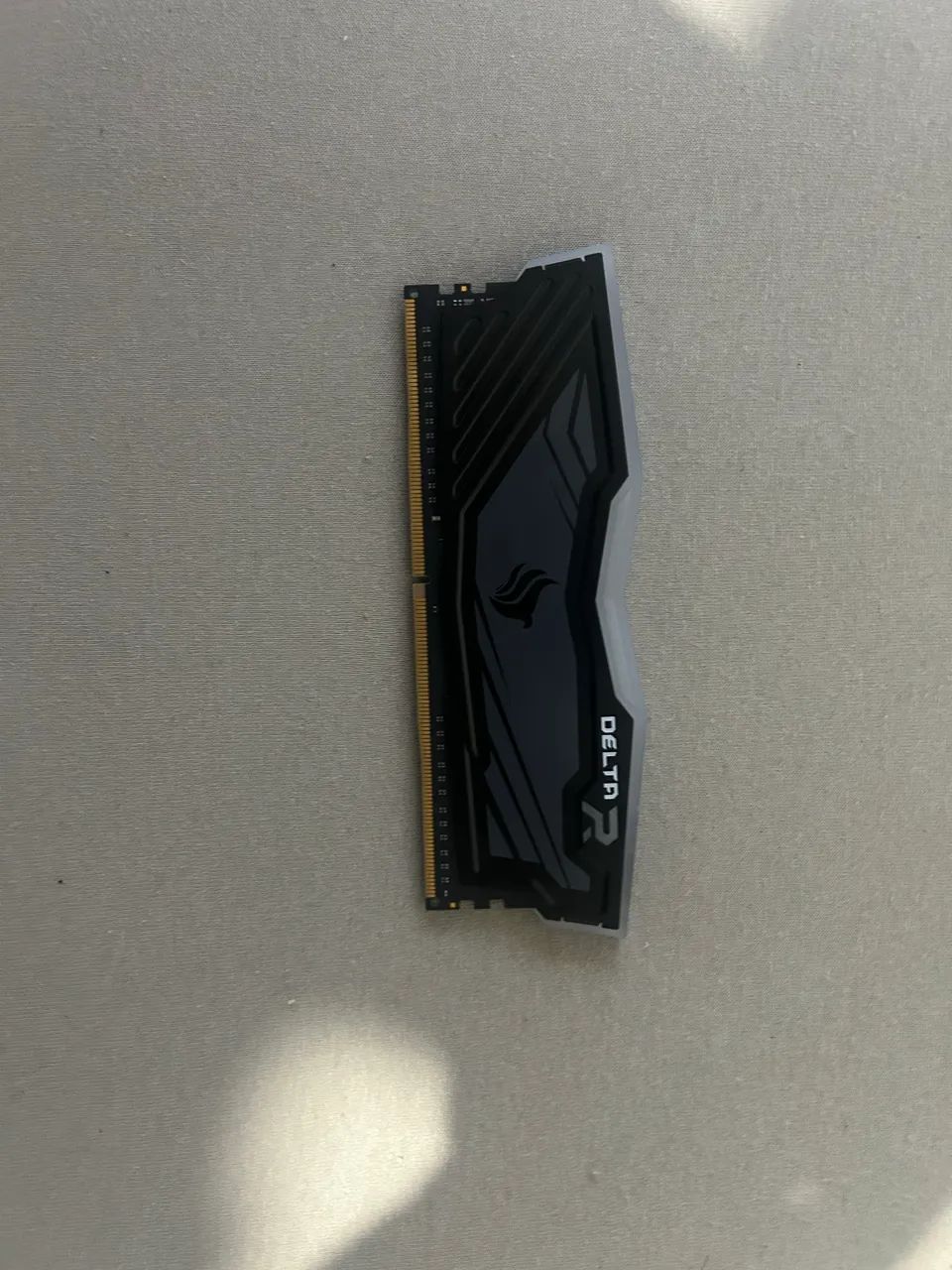 MEMÓRIA RAM DELTA T-FORCE 16GB DDR4 3200MHZ