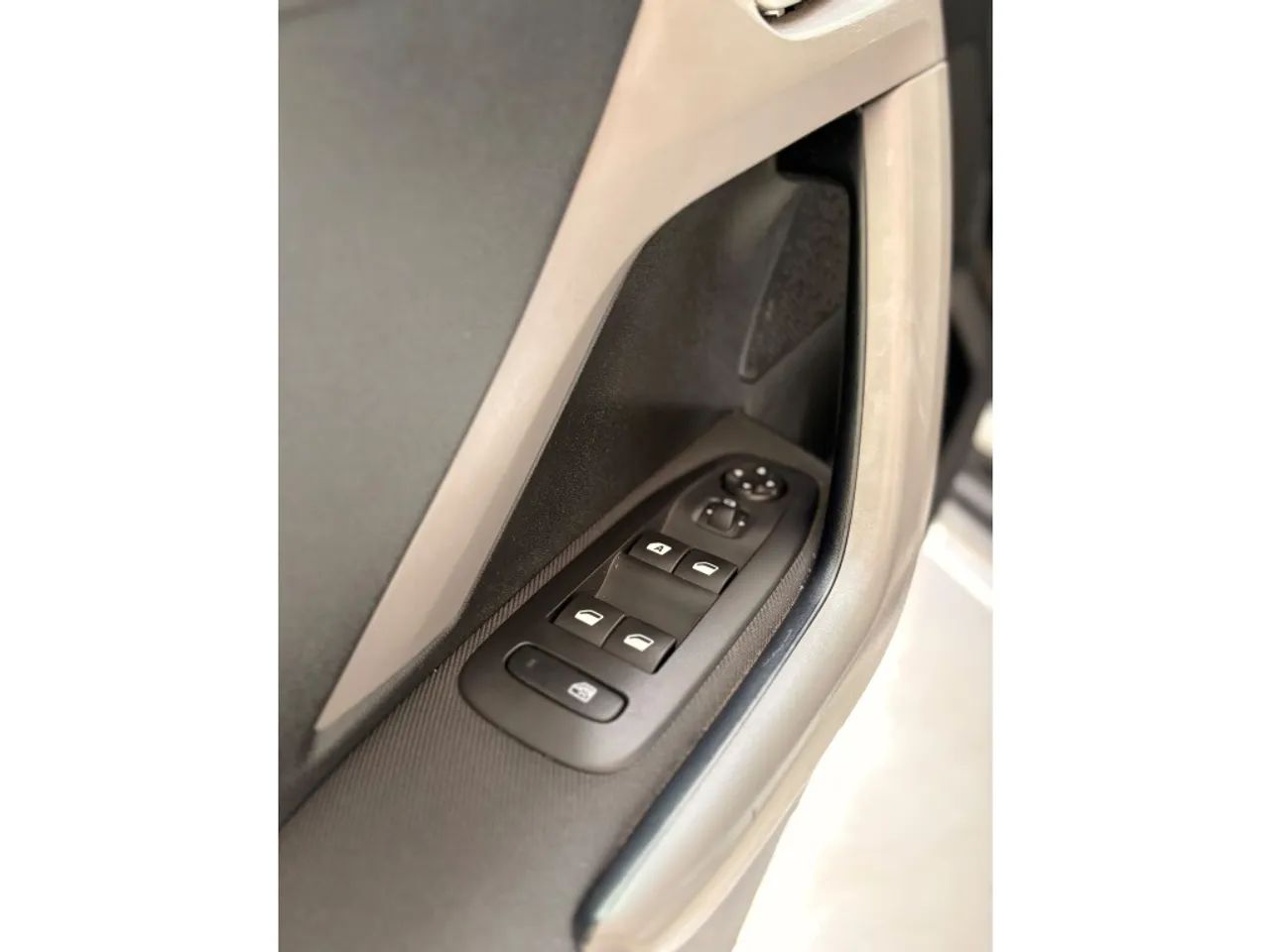 Peugeot 208 Active Pack 1.2 Flex 12V 5P Mec. 2017 - Foto 3