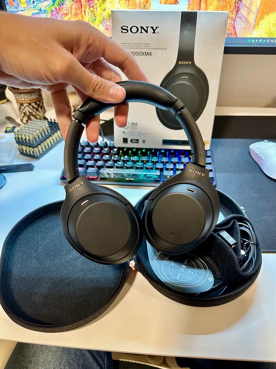 Fone de ouvido over-ear sem fio Sony 1000X Series WH-1000XM4 NOISE CANCELING muito novo  - Foto 5
