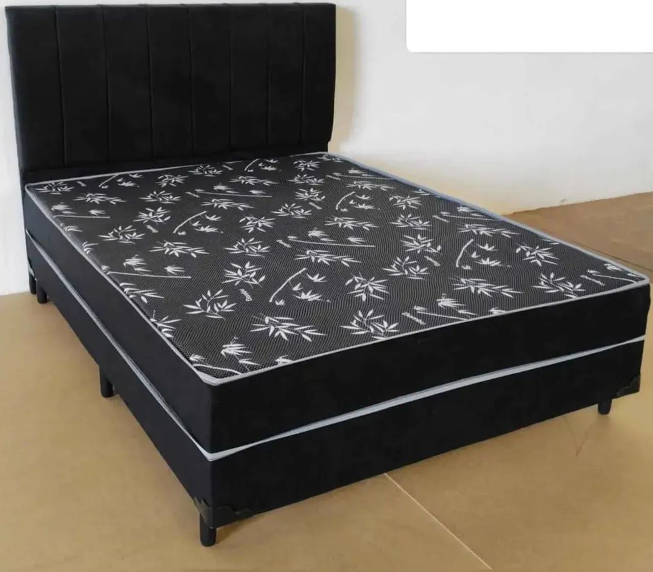 Frete grátis, camas box com colchão conjugado novas.