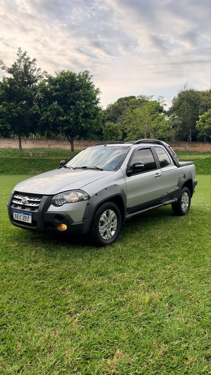 Fiat Strada Adventure1.8/ 1.8 Locker Flex CD 2012 - Foto 2