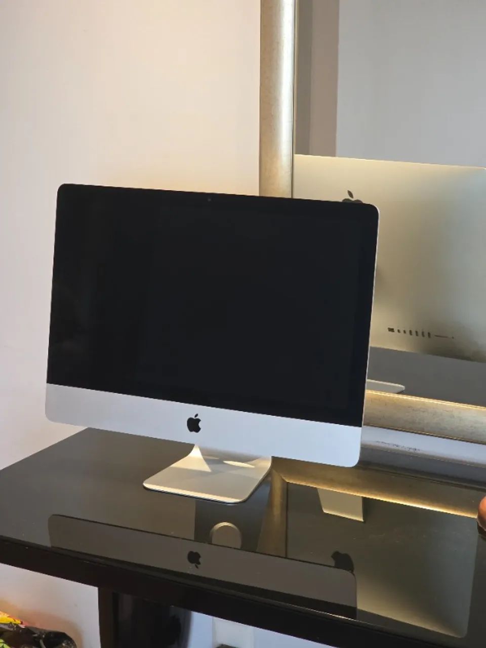 iMac 2017 21.5 Polegadas i5 8GB RAM 240GB SSD com Caixa  + Acessórios Originais Apple - Ac - Foto 2