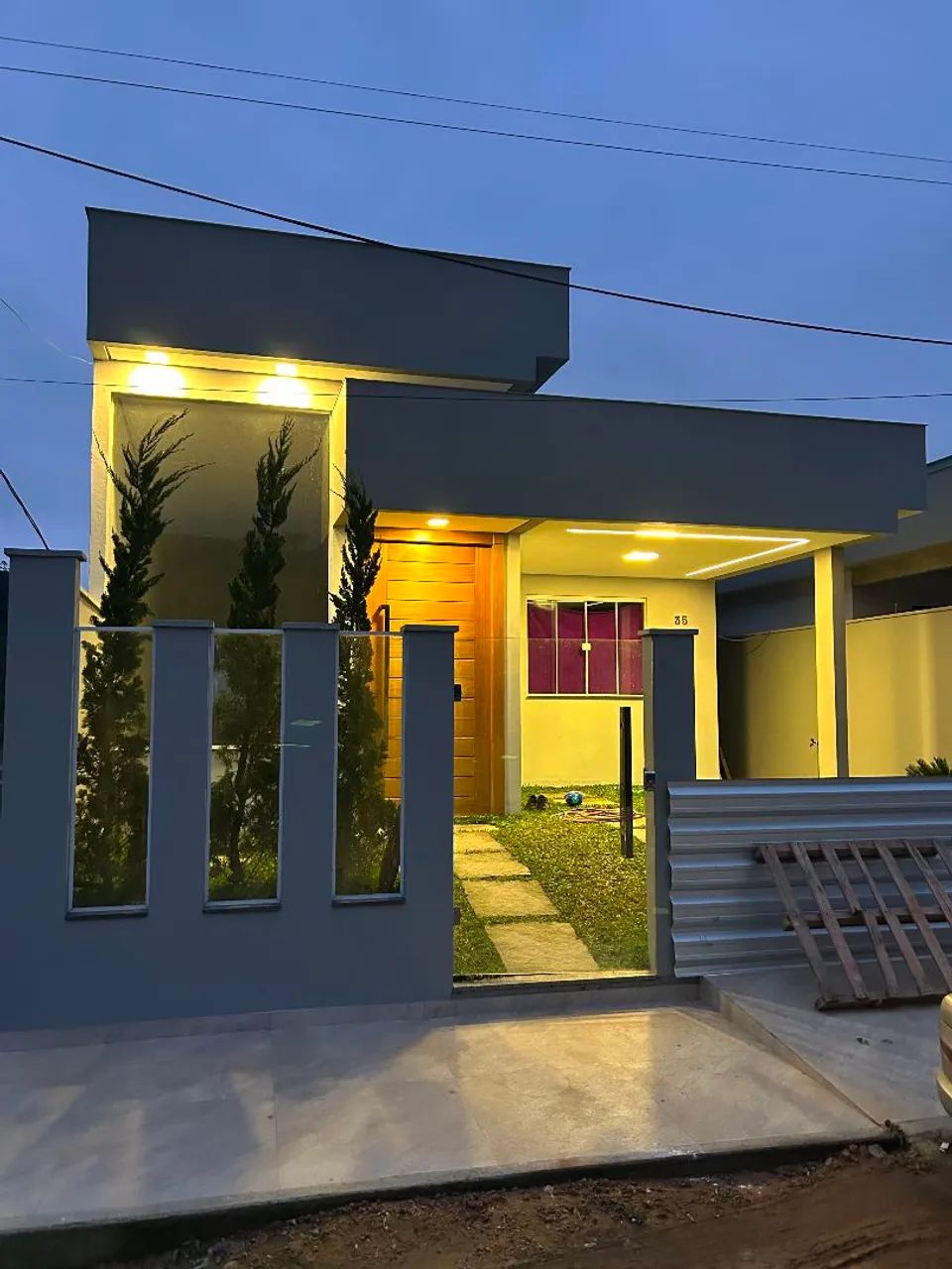 Casa próxima a cachoeira