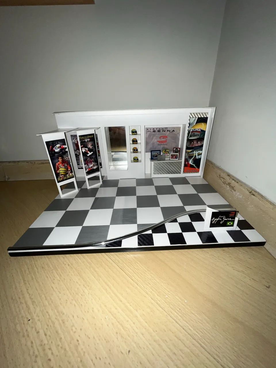 Maquete Ayrton Senna Garagem 