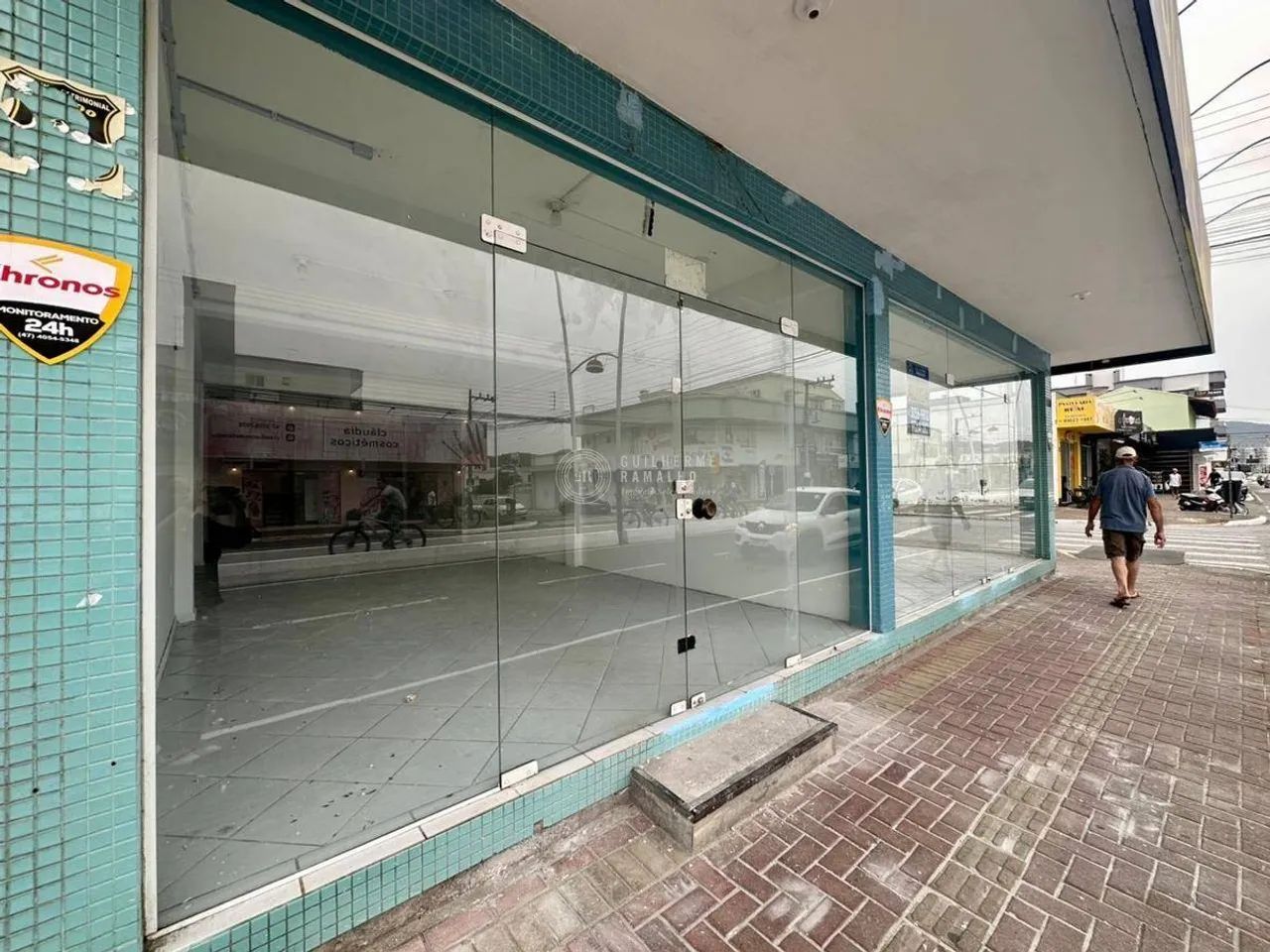 Locação Anual: Sala Comercial 5ª Avenida em Balneário Camboriú