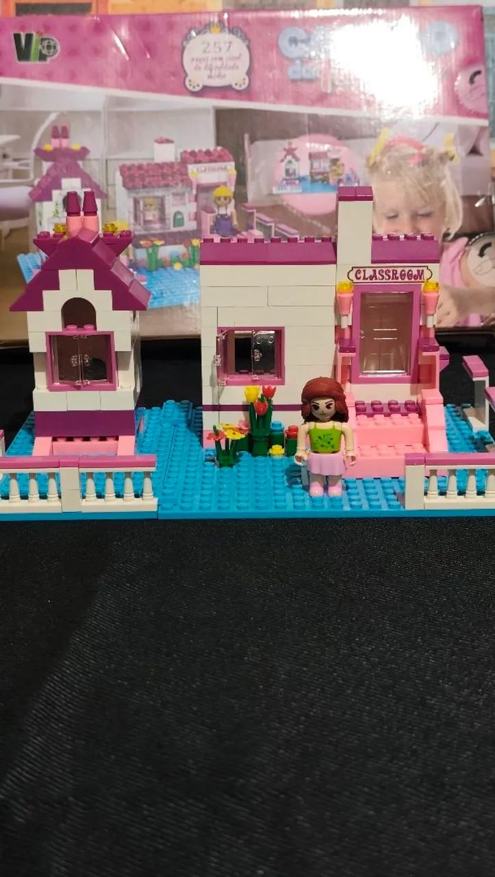 Conjunto Mini Casinha com Sala de Aula e Boneca - Foto 4