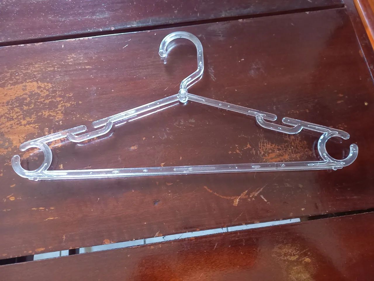 Cabide em acrílico para loja ou organizar suas roupas  - Foto 2