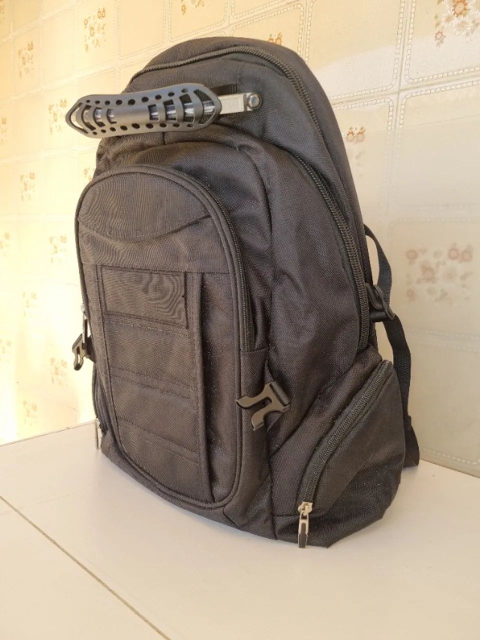 Mochila Executiva Notebook Reforçada Saída Cabo USB - Foto 5