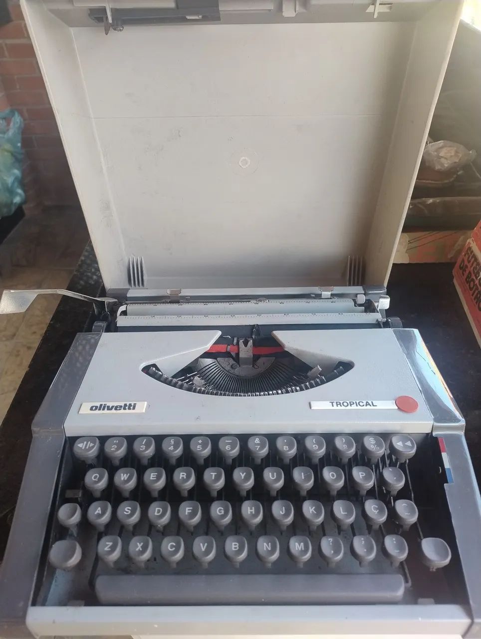 Máquina de escrever Olivetti 401231569571041281
